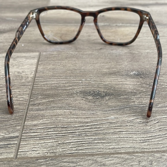 Quay Blue Light Glasses - Hardwire - Picture 6 of 14